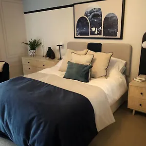 Wesley House - Fantastic Location With Free Parking Cheltenham