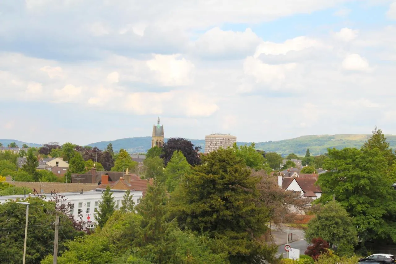 Spacious 3Br Victorian Cheltenham Loft Flat In Cotswolds - Free Parking Apartment 0*,  United Kingdom