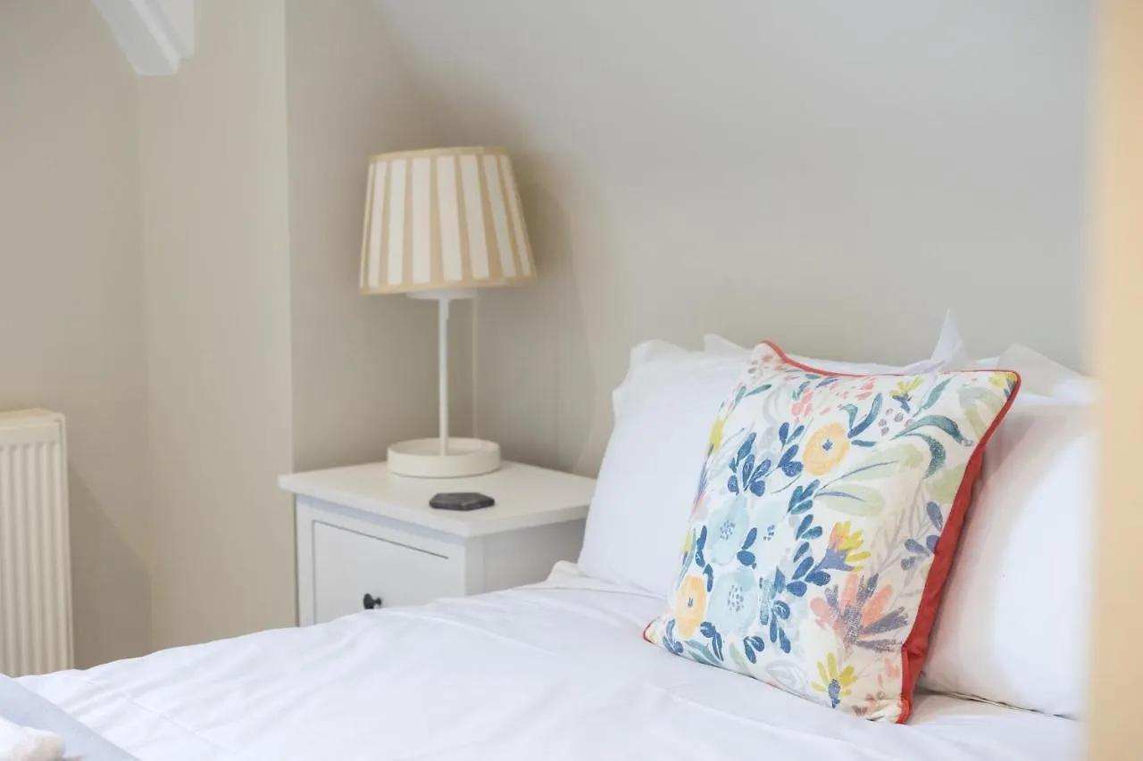 Spacious 3Br Victorian Cheltenham Loft Flat In Cotswolds - Free Parking Apartment