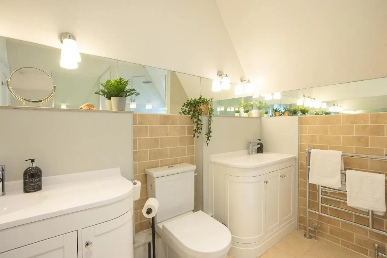 Spacious 3Br Victorian Cheltenham Loft Flat In Cotswolds - Free Parking Apartment United Kingdom