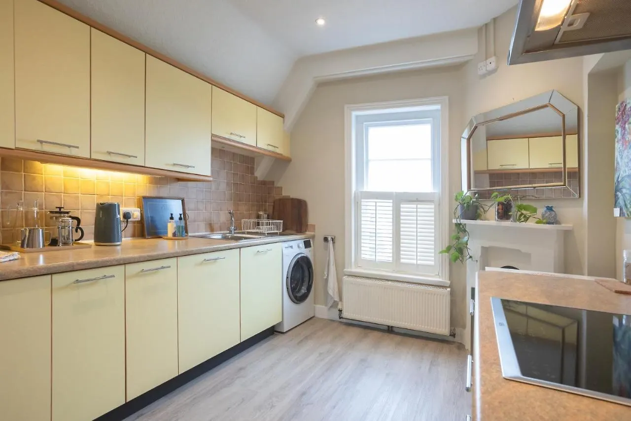 Spacious 3Br Victorian Cheltenham Loft Flat In Cotswolds - Free Parking Apartment